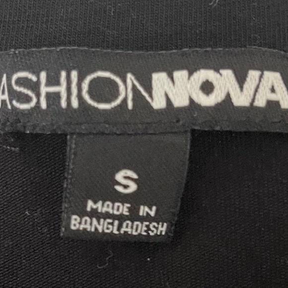 FASHION NOVA Cropped Black Shirt - Size S - Picture 2 of 2